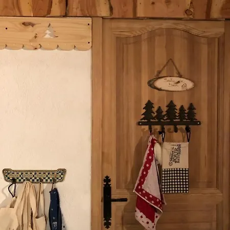 Lodge Le De La Goutte Saint-Appolinaire (Rhone)